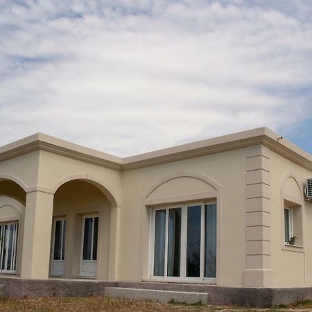 Ayerina Semi-Detached Villas Арилас Екстериор снимка